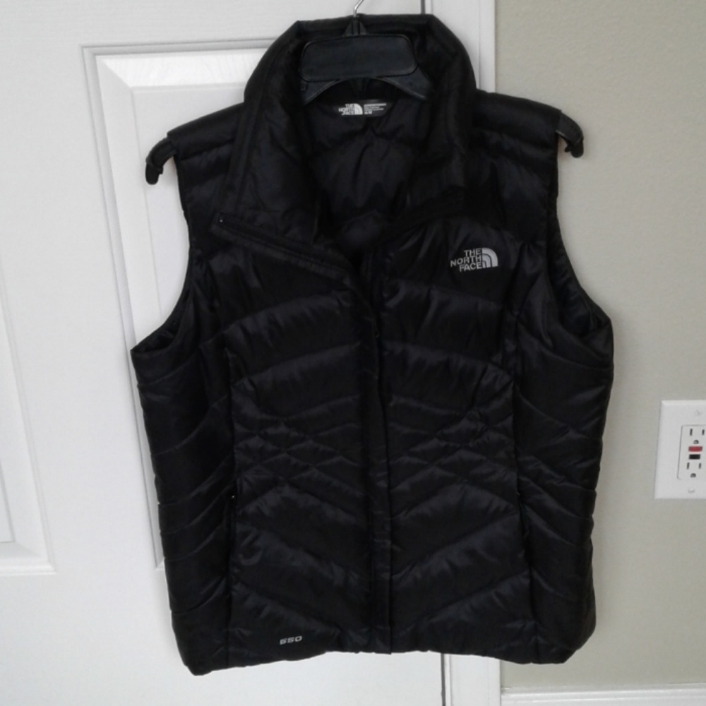 NWOT The North Face aconagua down vest.